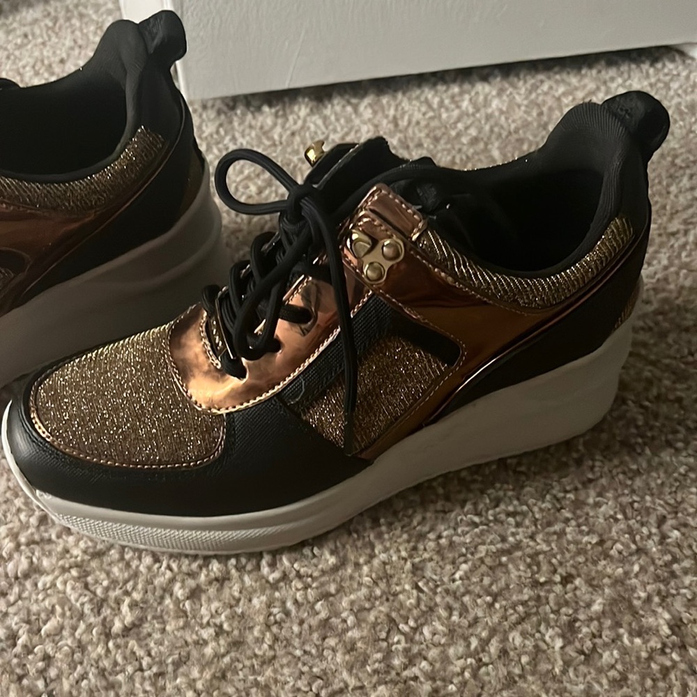 3 inch wedge and I don’t wear them